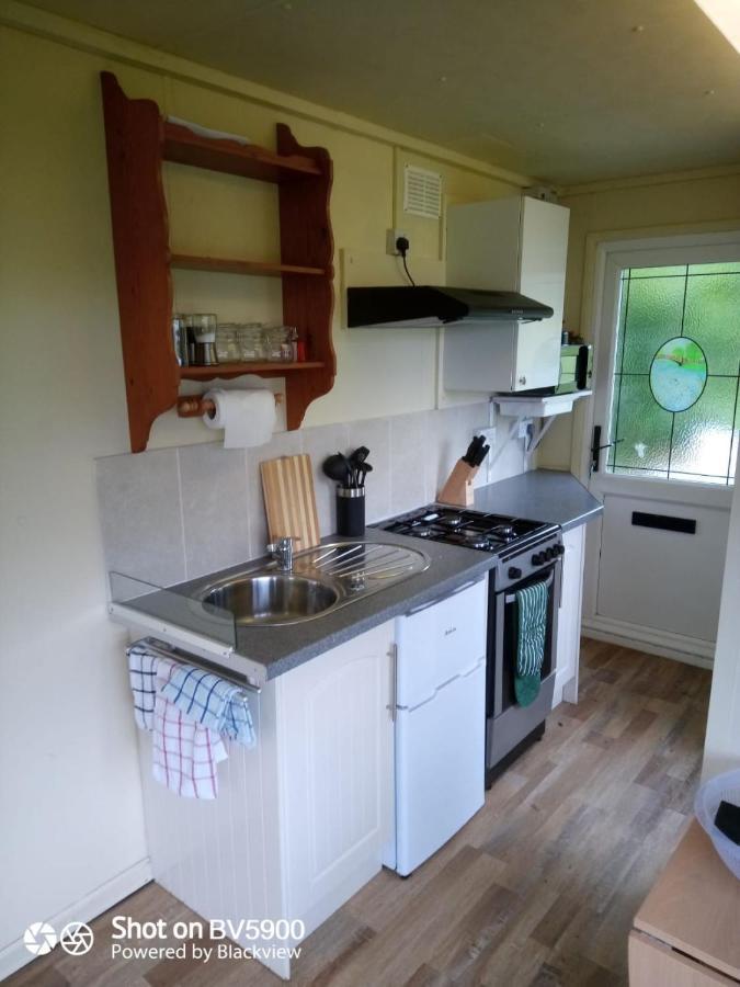 Peaceful Ensuite Lakeside 'tench'