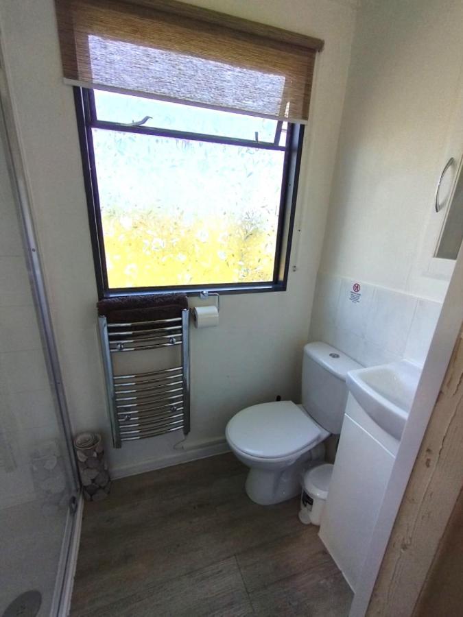 Peaceful Ensuite Lakeside 'tench' * Hadlow Down