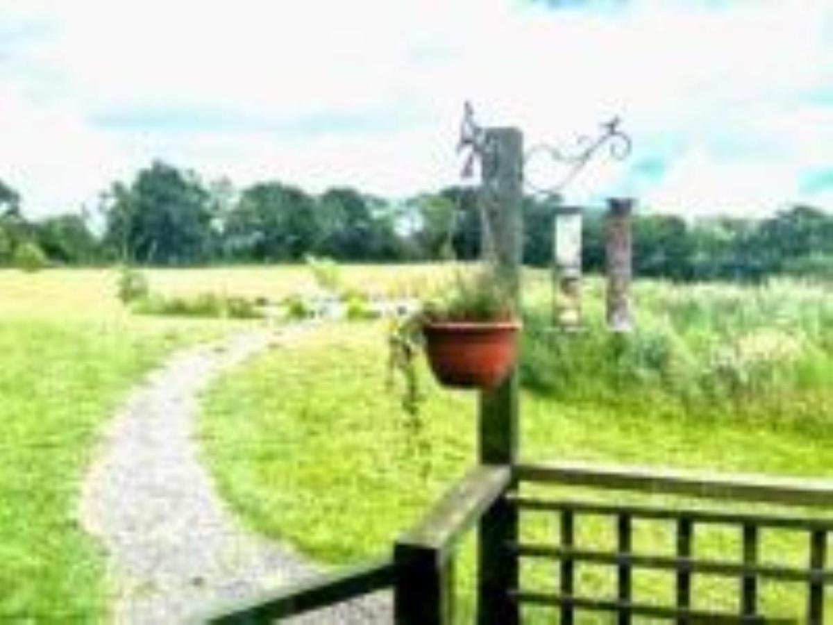 Peaceful Ensuite Lakeside 'tench'